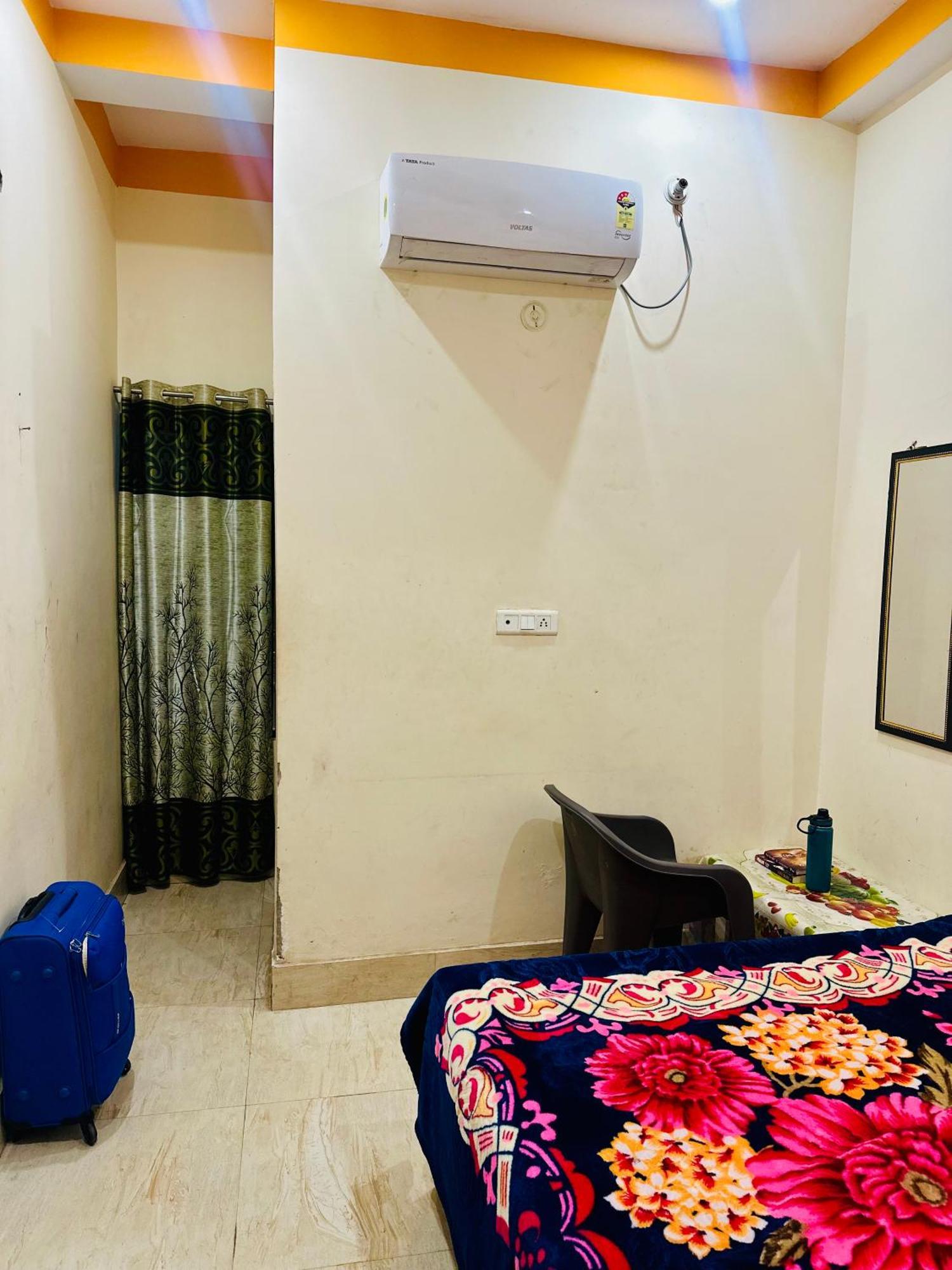 Kk Paying Homestay Varanasi